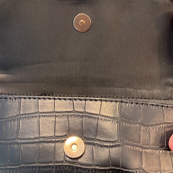 Guess Croc Crossbody Bag NWT - Picture 9 of 9